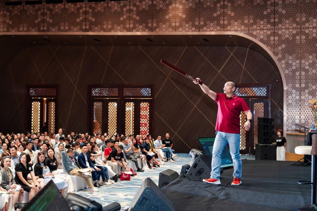 20250402 kinh doanh và lãnh Đạo Đà nẵng ptq02483